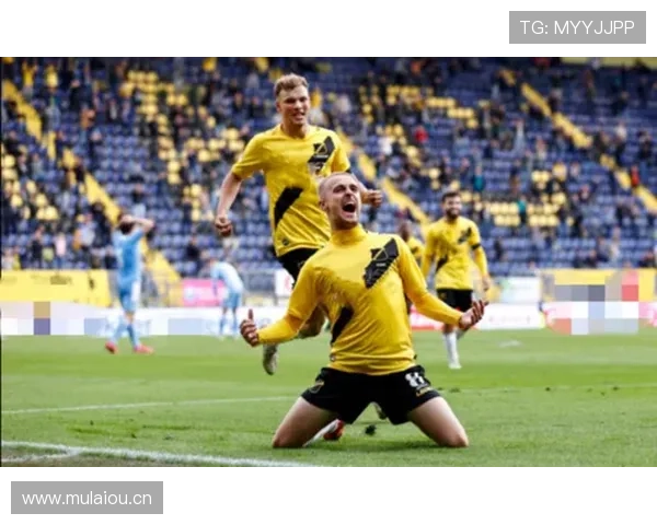 海伦芬边路速度助力球队连胜,表现稳健引发关注 海伦芬边路速度助力球队连胜,表现稳健引发关注