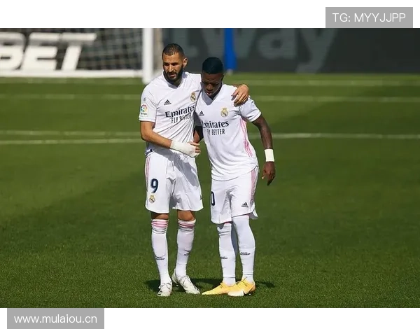 维尼修斯 vs 阿森西奥：主力之争的关键差异